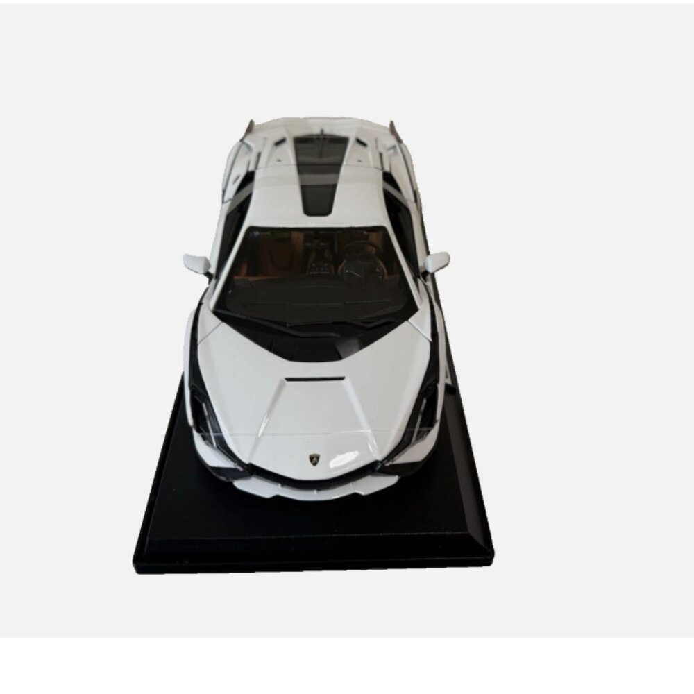 Maisto  Special Edition 1:18 Scale Lamborghini Sian FKP 37 Diecast Car - Picture 7 of 8